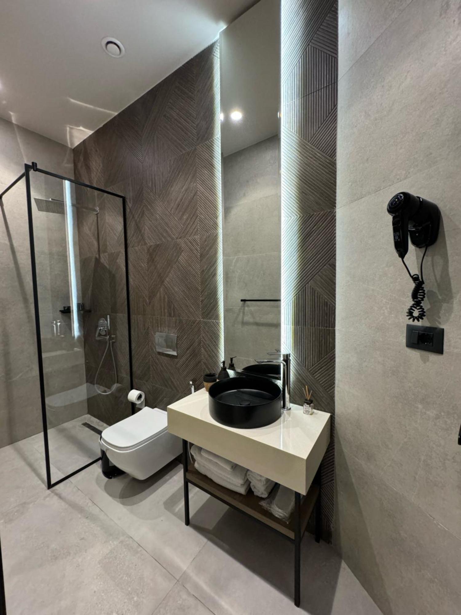 Nuna Hotel Radhime Bagian luar foto