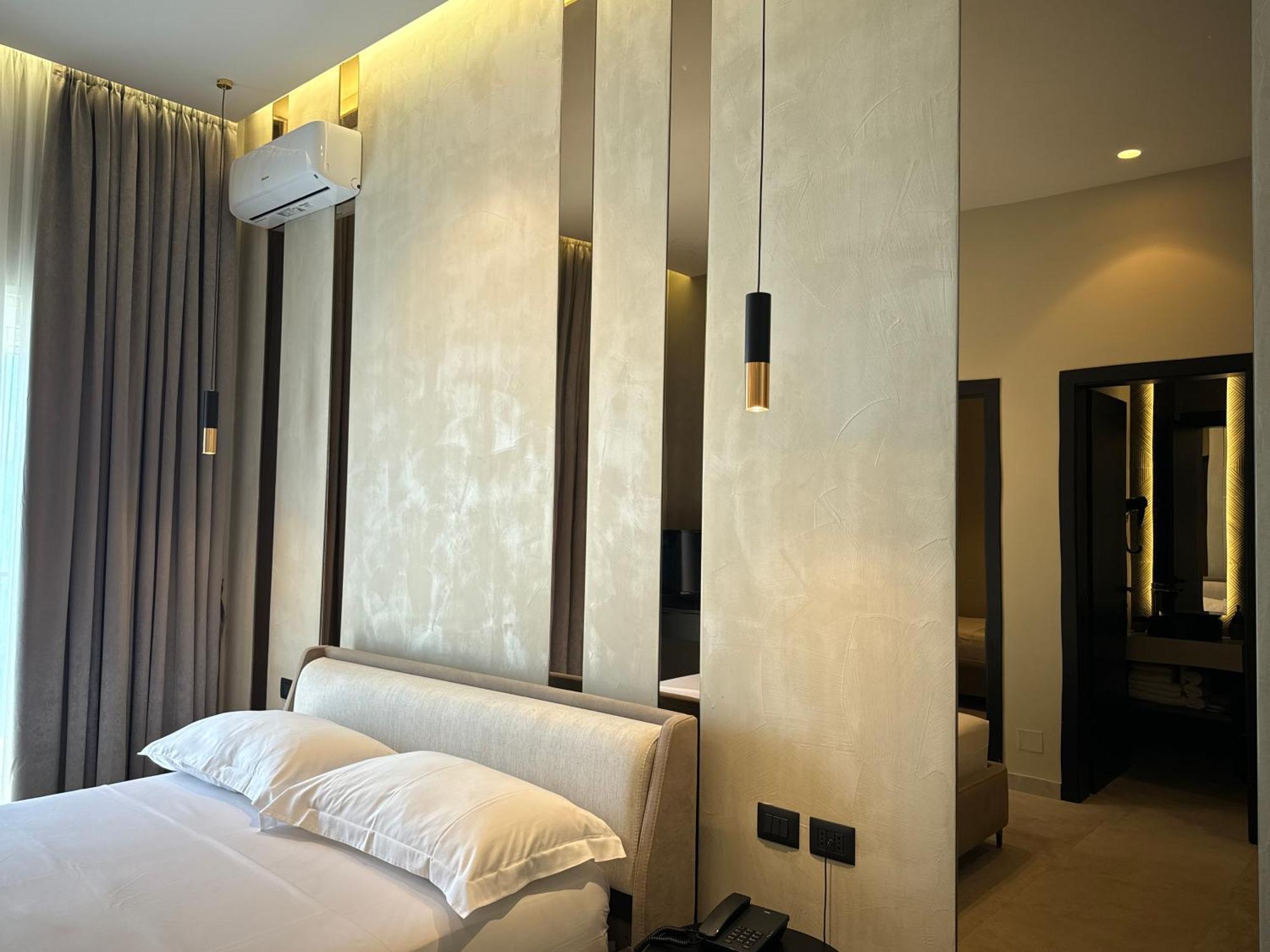 Nuna Hotel Radhime Bagian luar foto