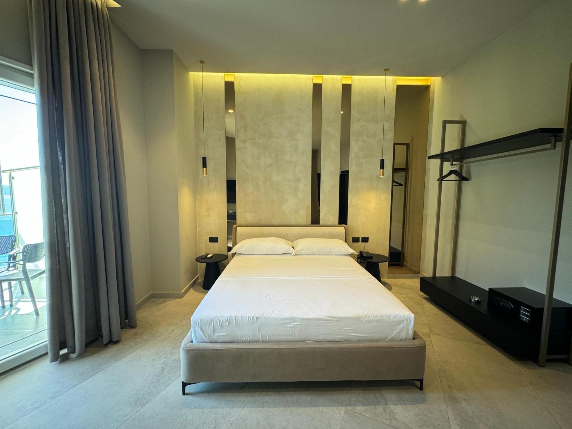 Nuna Hotel Radhime Bagian luar foto
