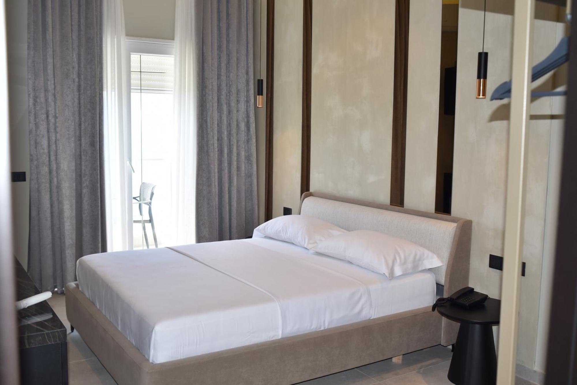 Nuna Hotel Radhime Ruang foto