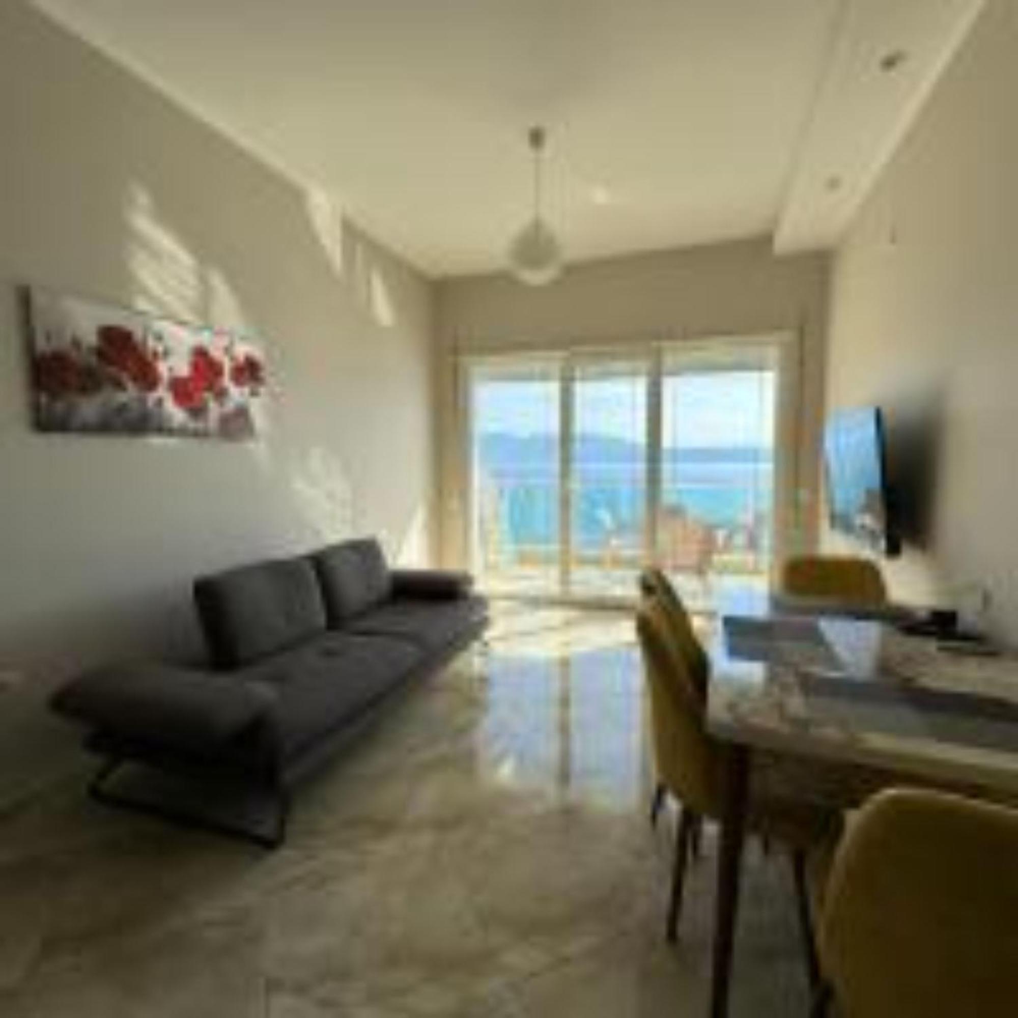 Nuna Hotel Radhime Bagian luar foto